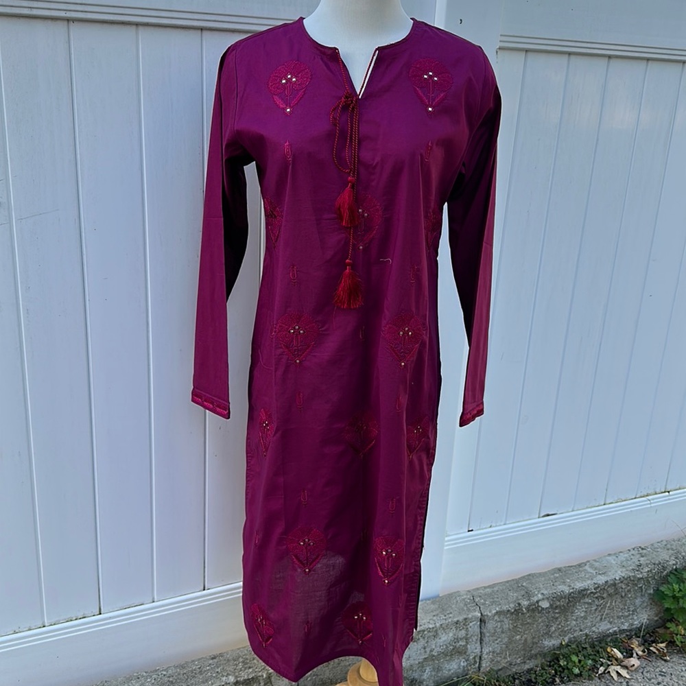 Pakistani Edenrobe Magenta Embroidered Kurta